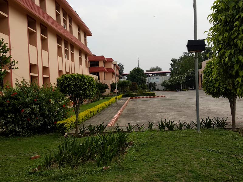 campus-img